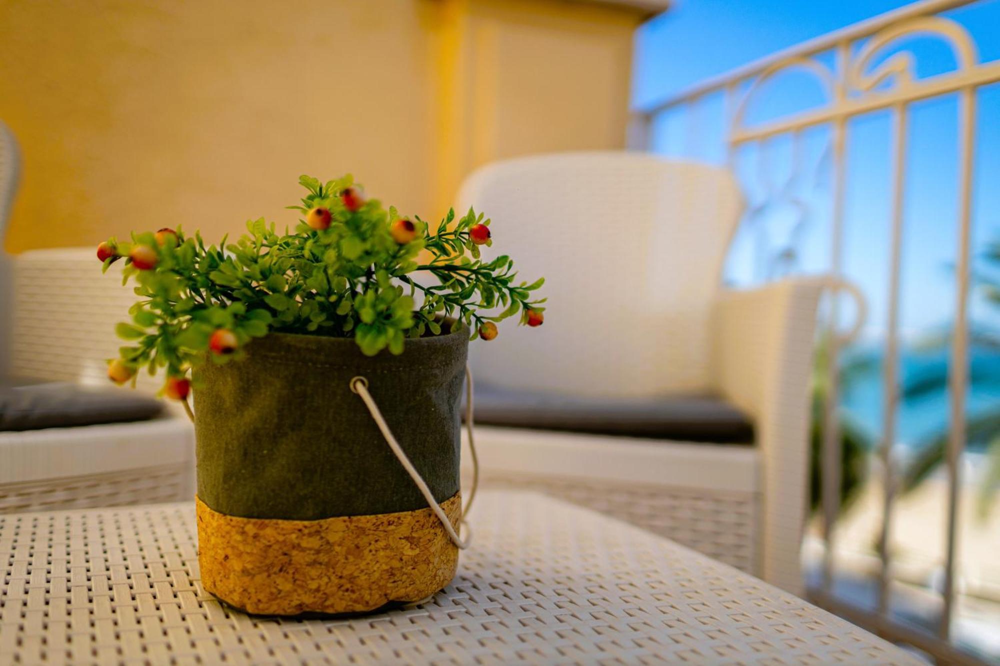Mare E Castello Apartment Manfredonia Exterior foto