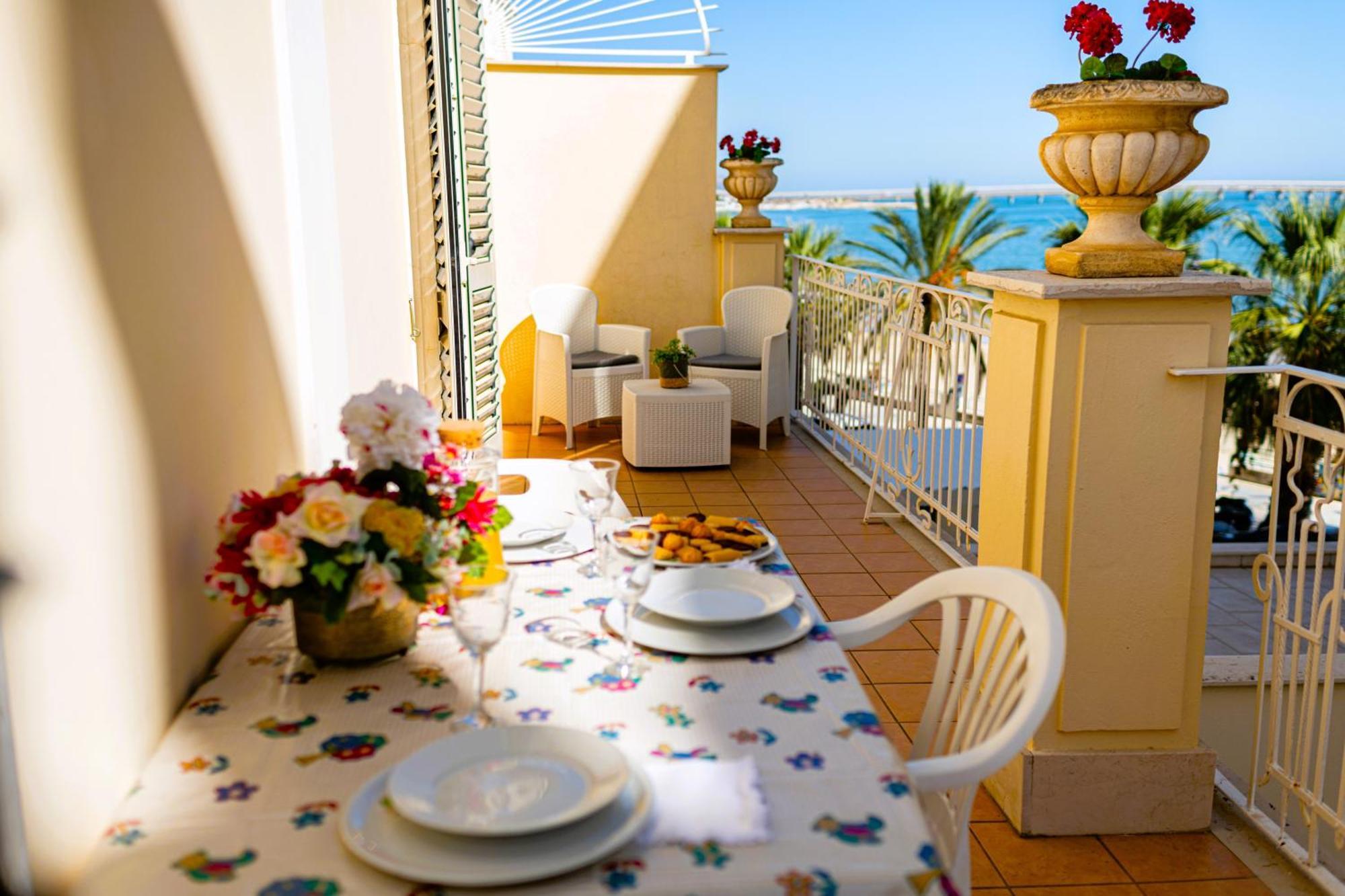 Mare E Castello Apartment Manfredonia Exterior foto