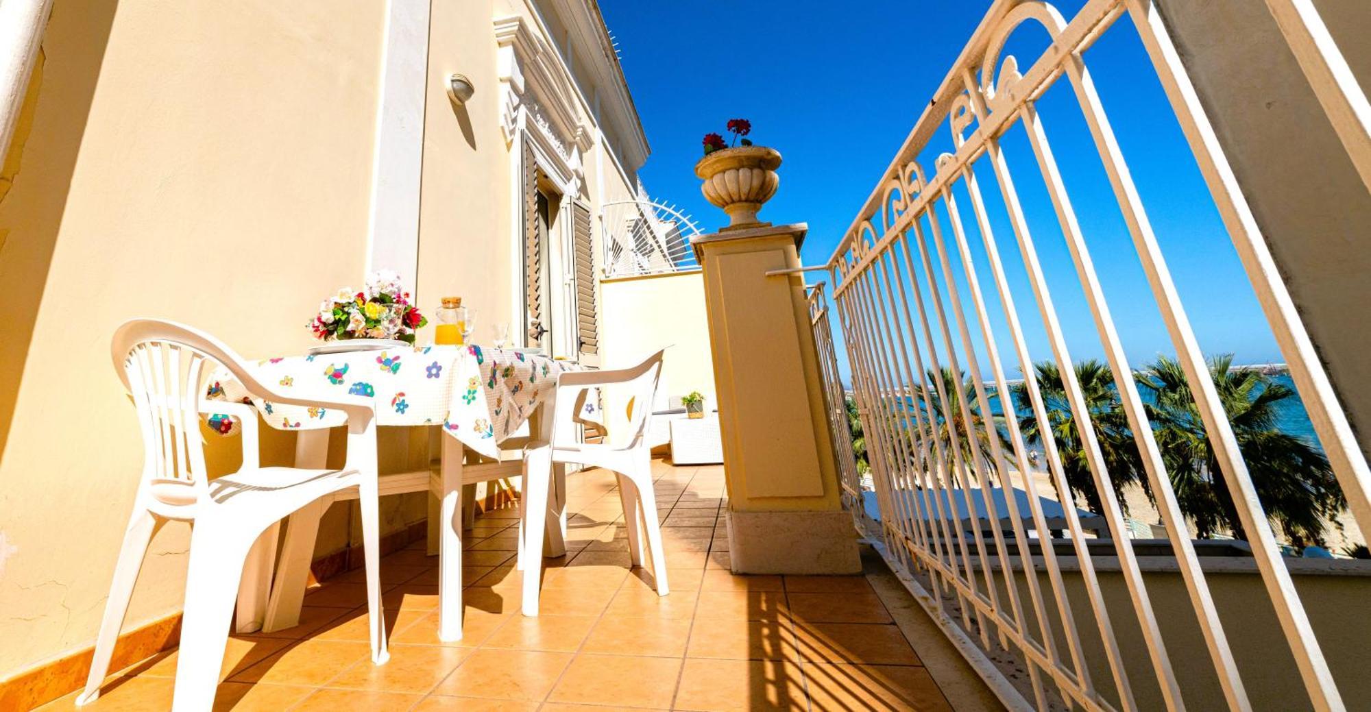 Mare E Castello Apartment Manfredonia Exterior foto